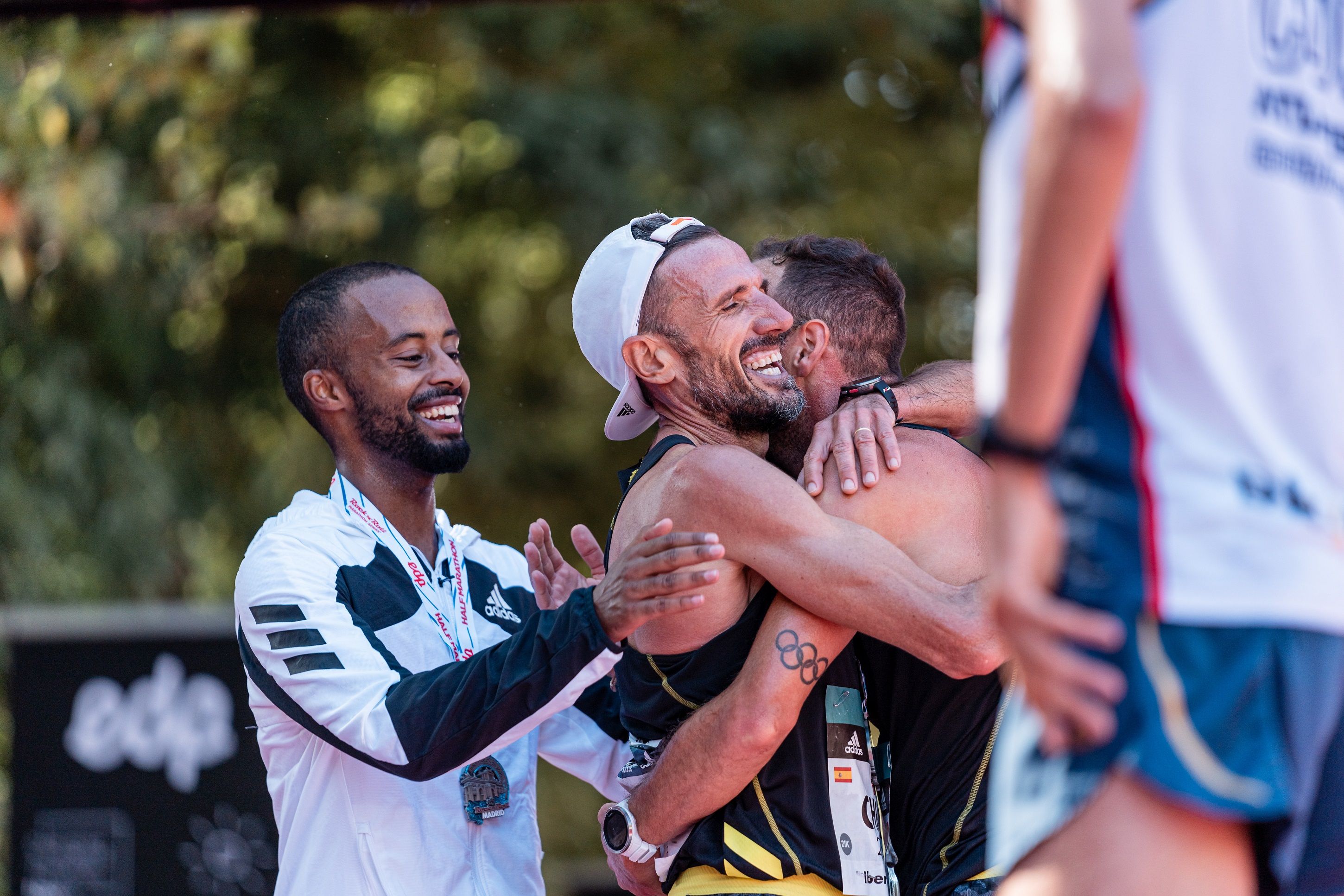 Tariku Novales, Chema Martínez y Toni Abadía en el Zurich Rock´n´Roll Running Series Madrid 2021. MAPOMA.