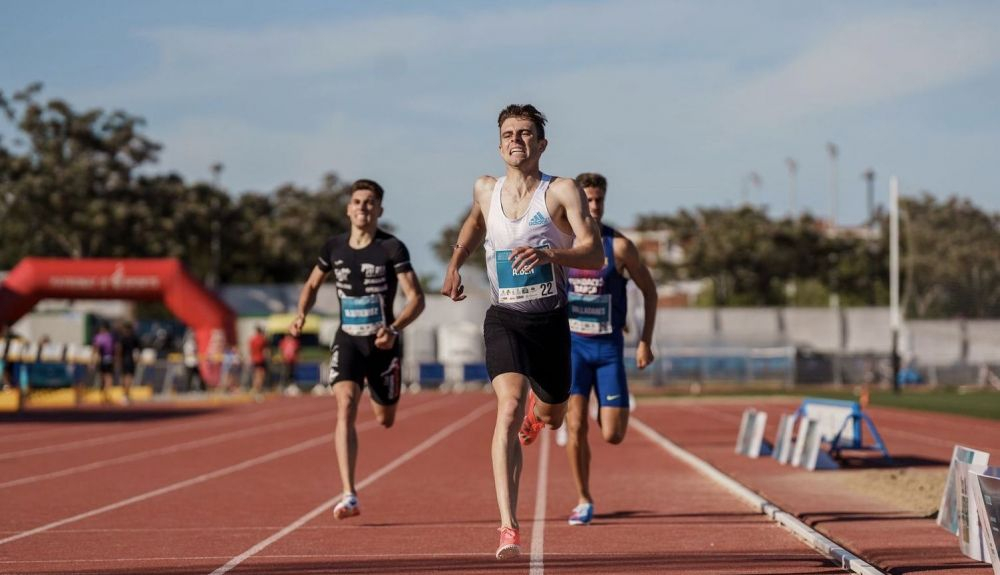 Adrián Ben volvió a triunfar en el Meeting de Ibiza, de nuevo en los 800 metros. SPORTMEDIA. Adrián Ben volvió a triunfar en el Meeting de Ibiza, de nuevo en los 800 metros. SPORTMEDIA.