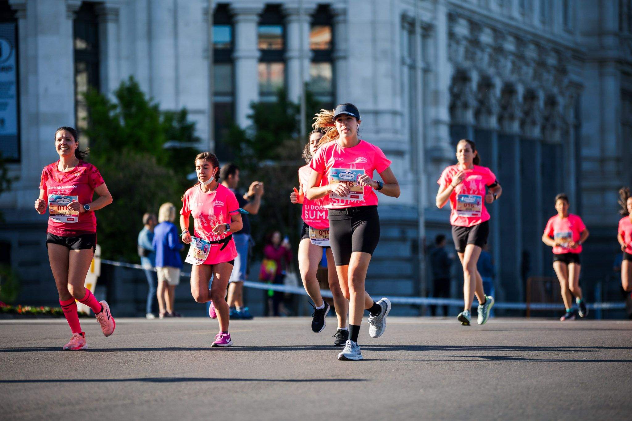 Las 50 fotos más espectaculares de la Carrera de la Mujer de Madrid 9