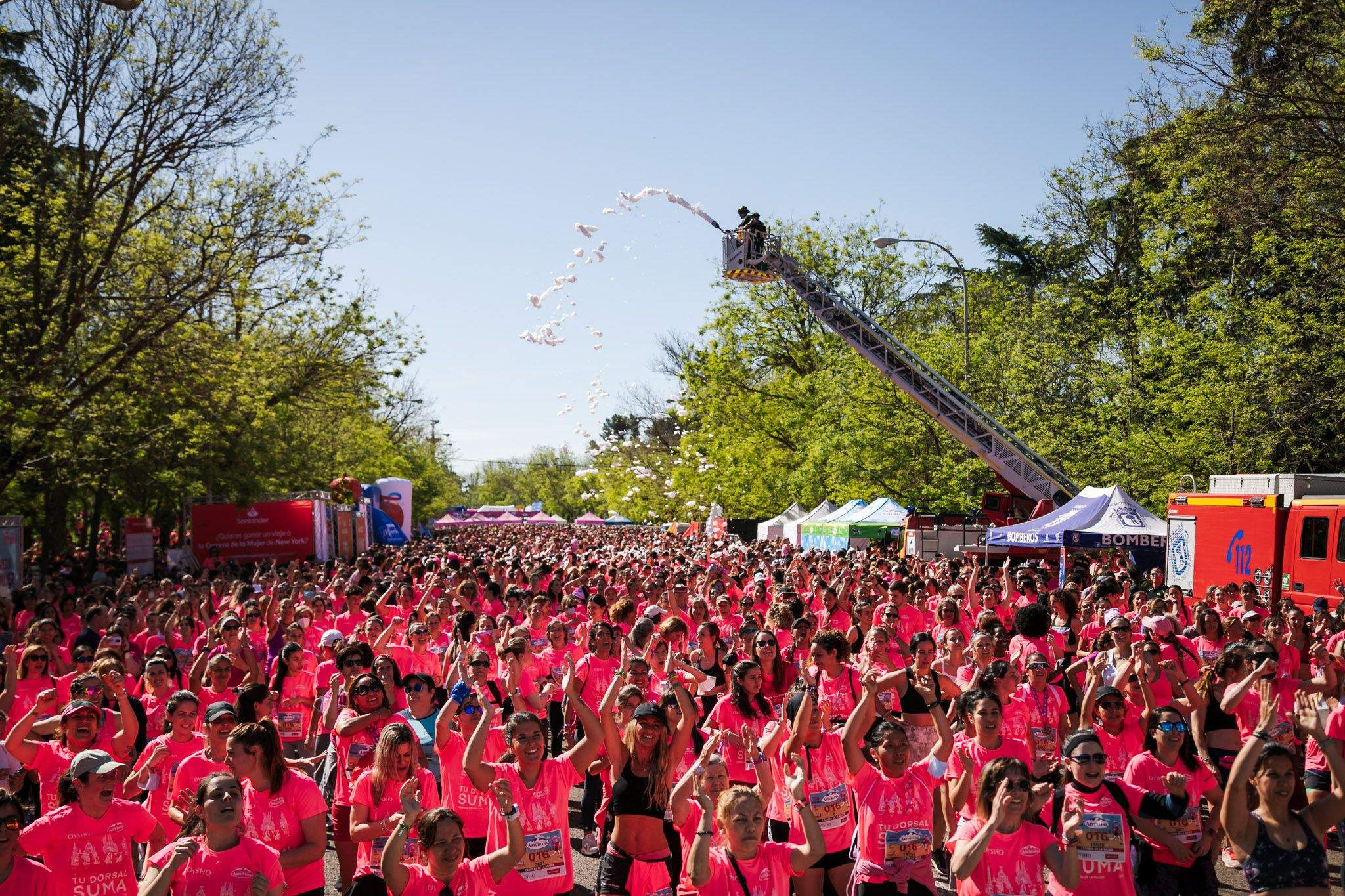 Las 50 fotos más espectaculares de la Carrera de la Mujer de Madrid 34