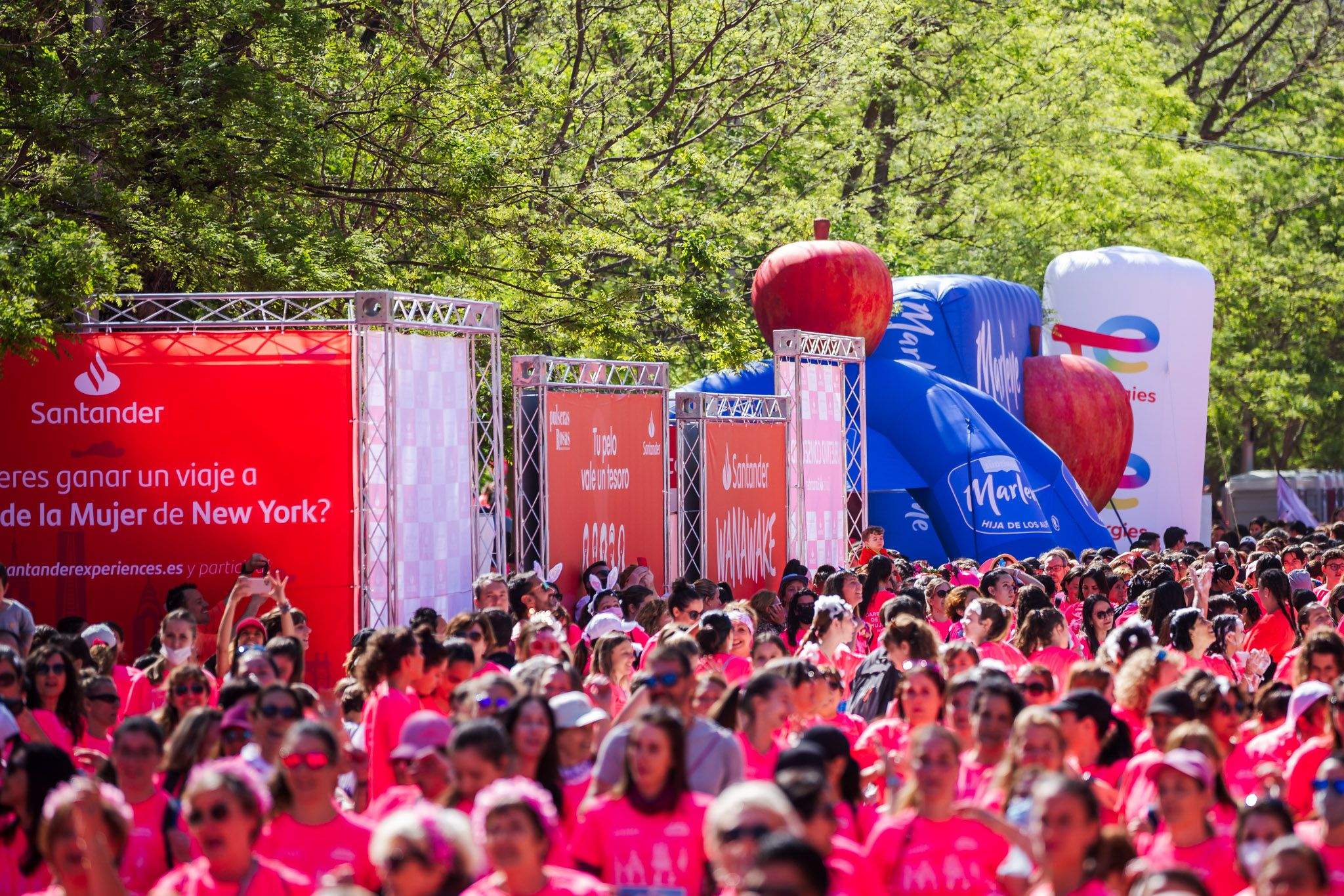 Las 50 fotos más espectaculares de la Carrera de la Mujer de Madrid 37