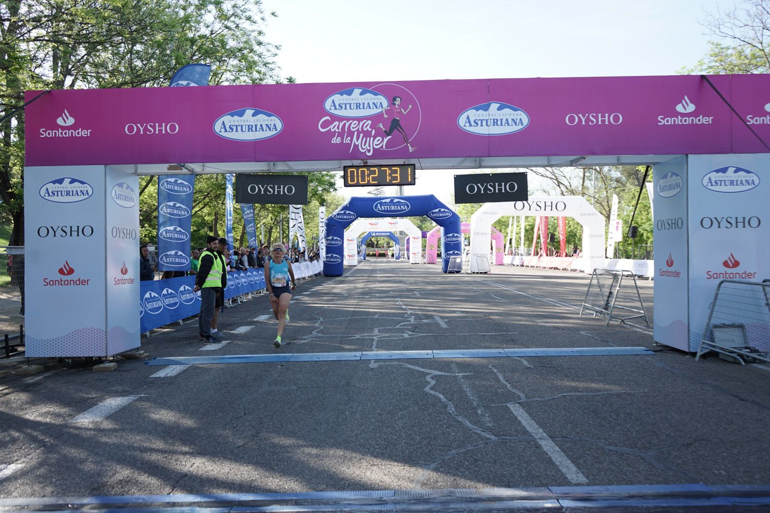 Todas las fotos de meta de la Carrera de la Mujer de Madrid 03087