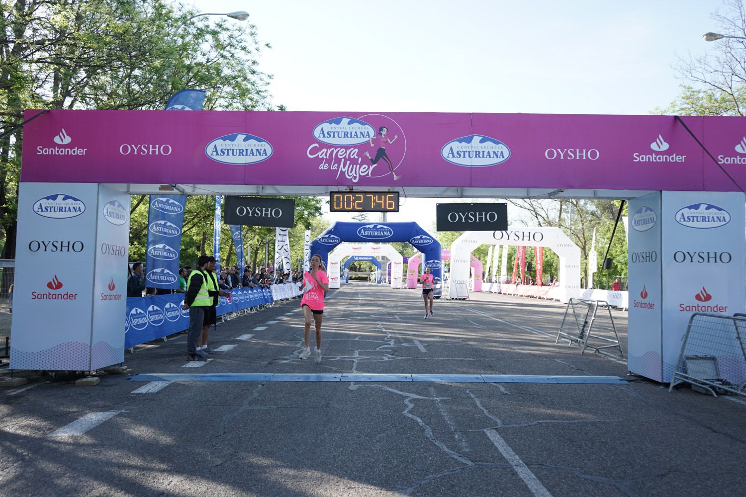 Todas las fotos de meta de la Carrera de la Mujer de Madrid 03088