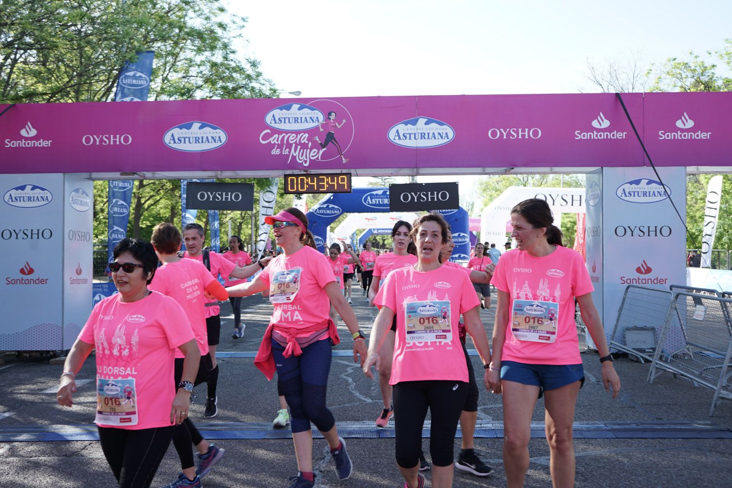 Todas las fotos de meta de la Carrera de la Mujer de Madrid 03289
