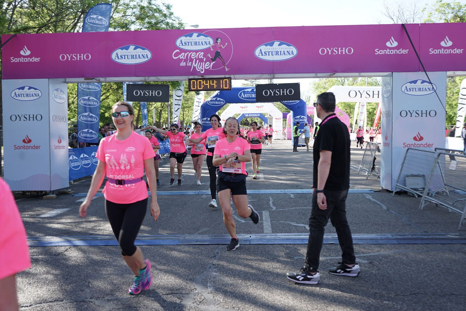 Todas las fotos de meta de la Carrera de la Mujer de Madrid 03294