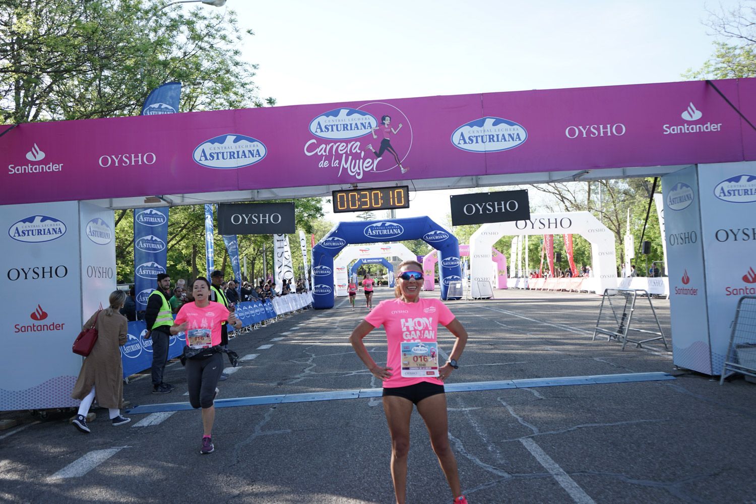 Todas las fotos de meta de la Carrera de la Mujer de Madrid 03108