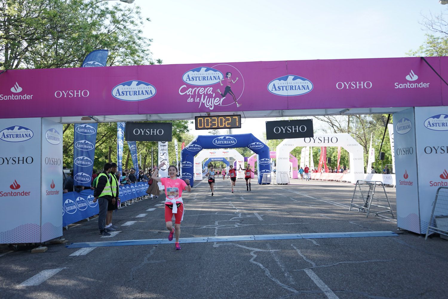 Todas las fotos de meta de la Carrera de la Mujer de Madrid 03109
