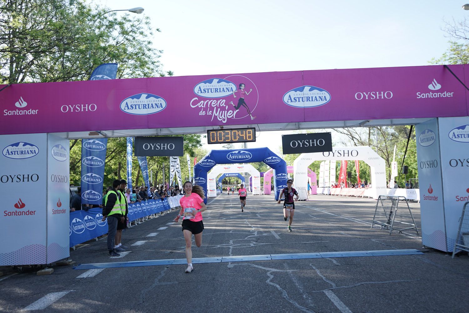 Todas las fotos de meta de la Carrera de la Mujer de Madrid 03114