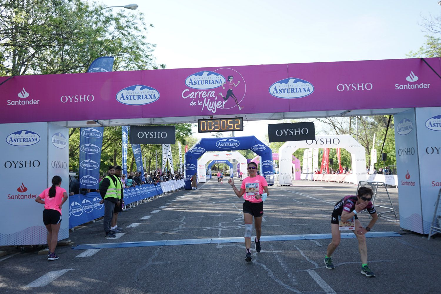 Todas las fotos de meta de la Carrera de la Mujer de Madrid 03115