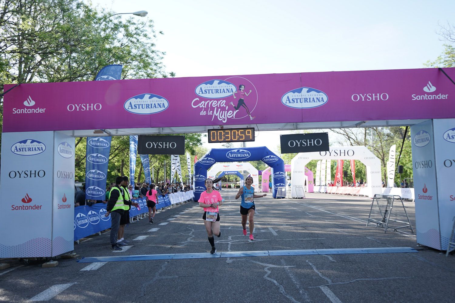 Todas las fotos de meta de la Carrera de la Mujer de Madrid 03116