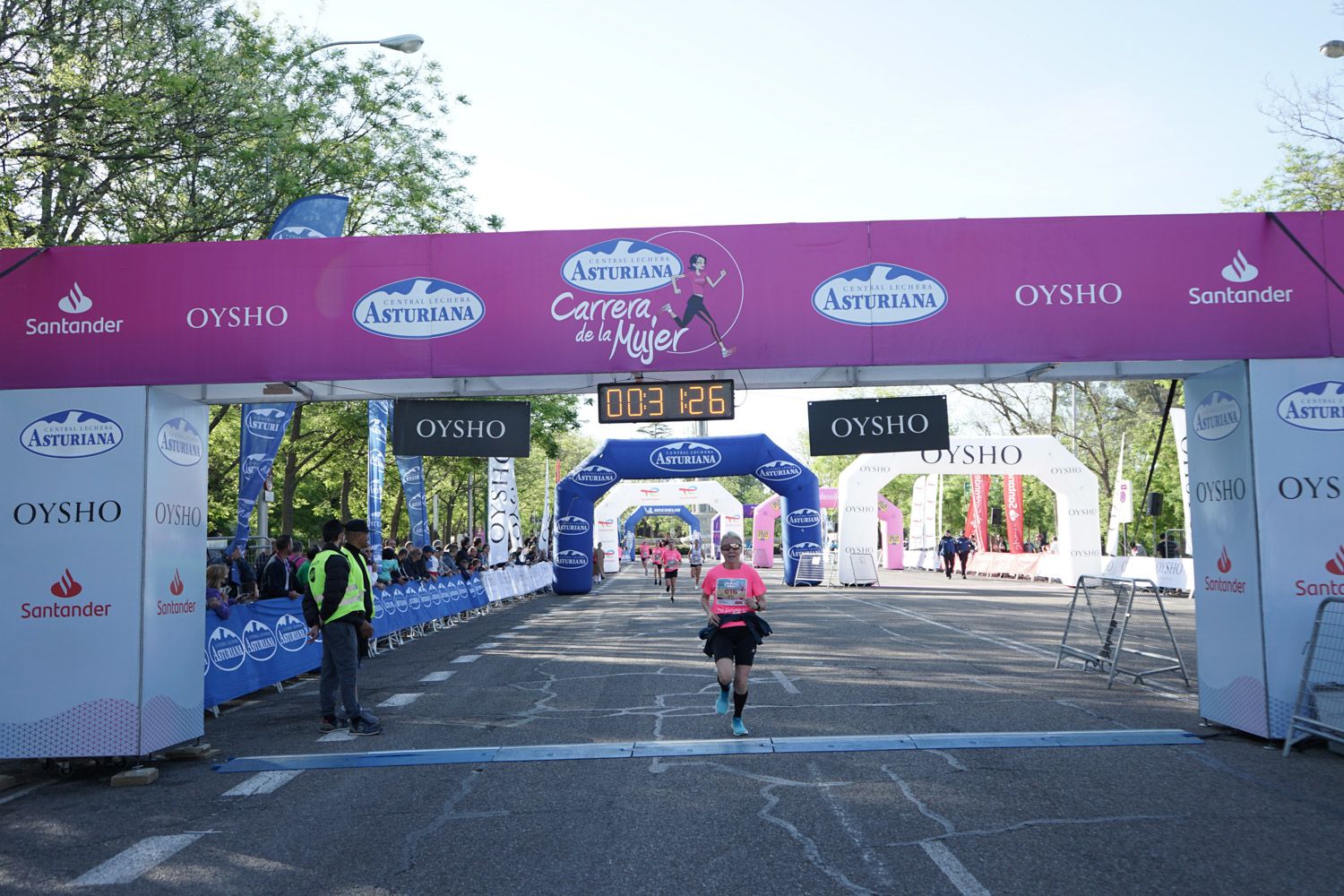 Todas las fotos de meta de la Carrera de la Mujer de Madrid 03118