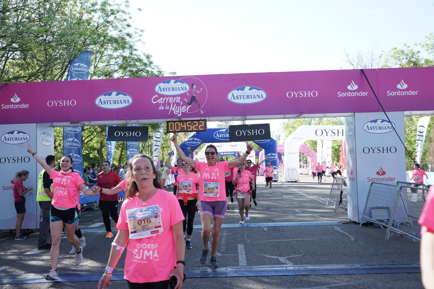 Todas las fotos de meta de la Carrera de la Mujer de Madrid 03313