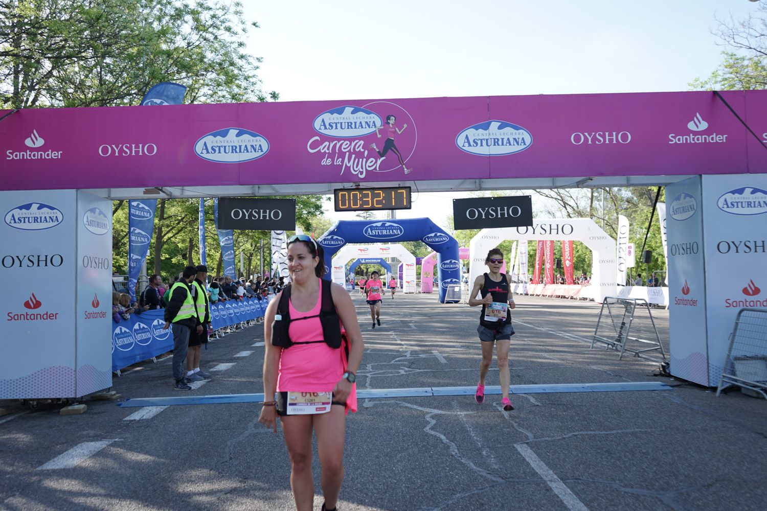 Todas las fotos de meta de la Carrera de la Mujer de Madrid 03126