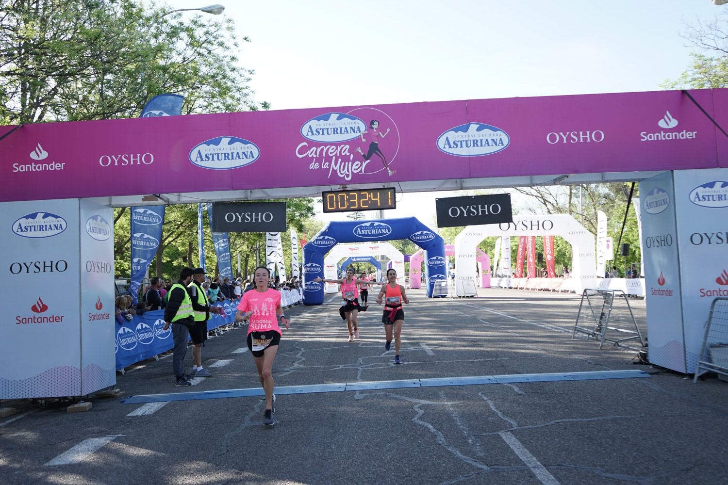 Todas las fotos de meta de la Carrera de la Mujer de Madrid 03132