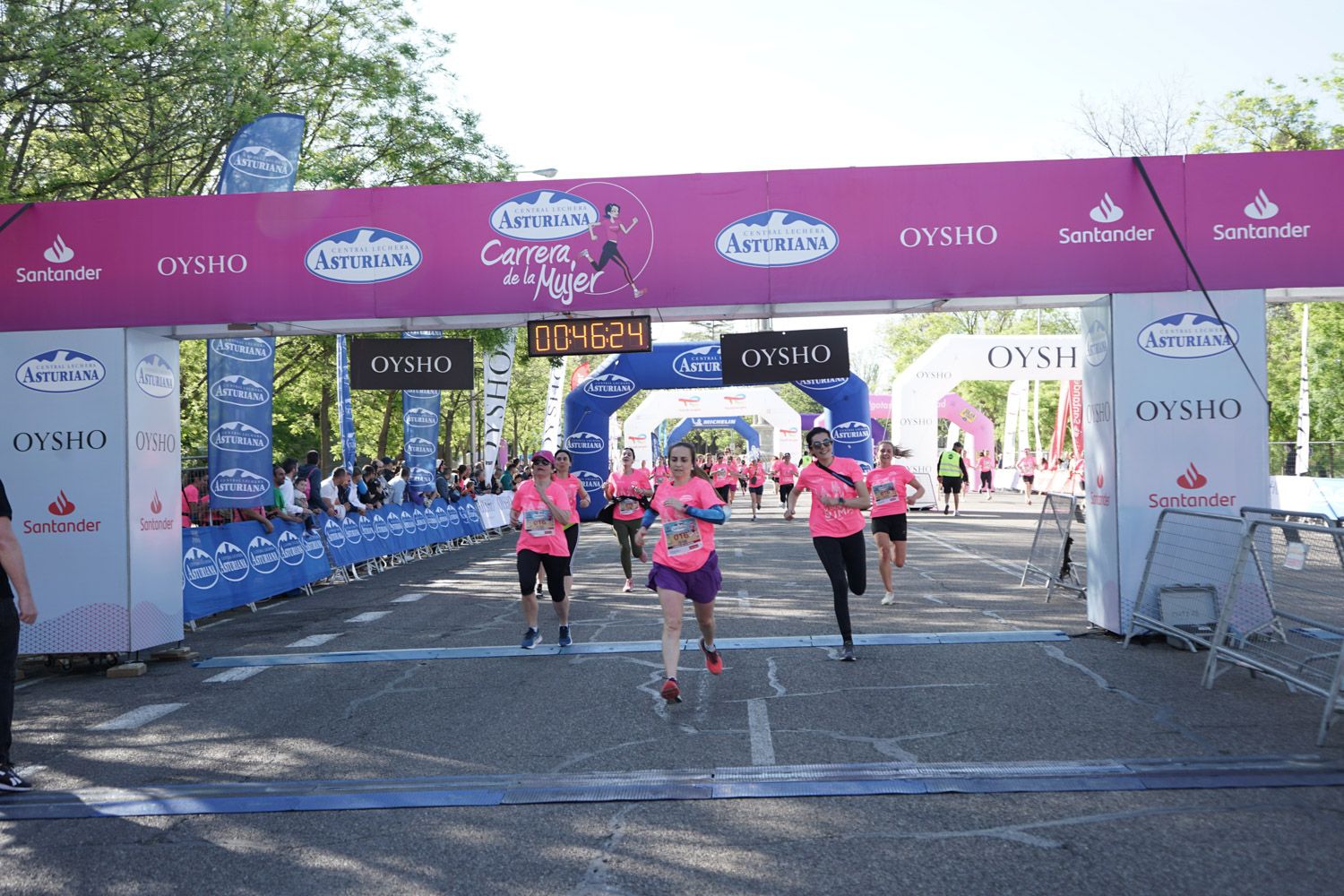 Todas las fotos de meta de la Carrera de la Mujer de Madrid 03326