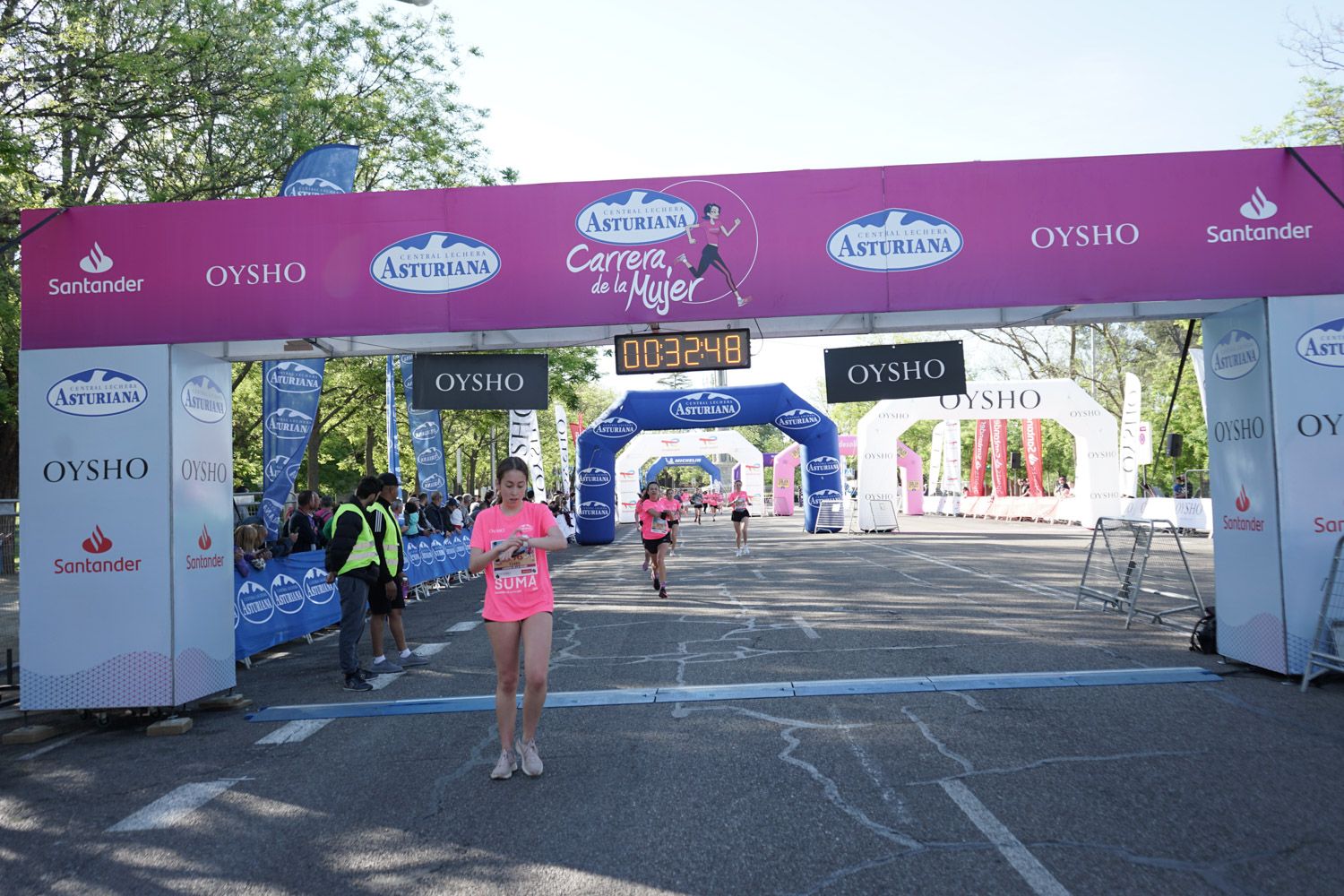 Todas las fotos de meta de la Carrera de la Mujer de Madrid 03135