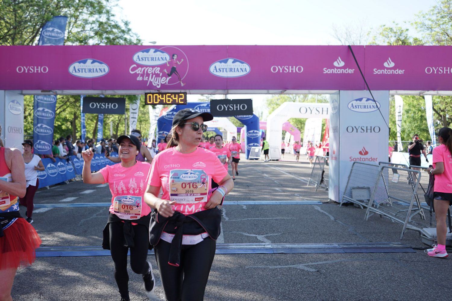 Todas las fotos de meta de la Carrera de la Mujer de Madrid 03329