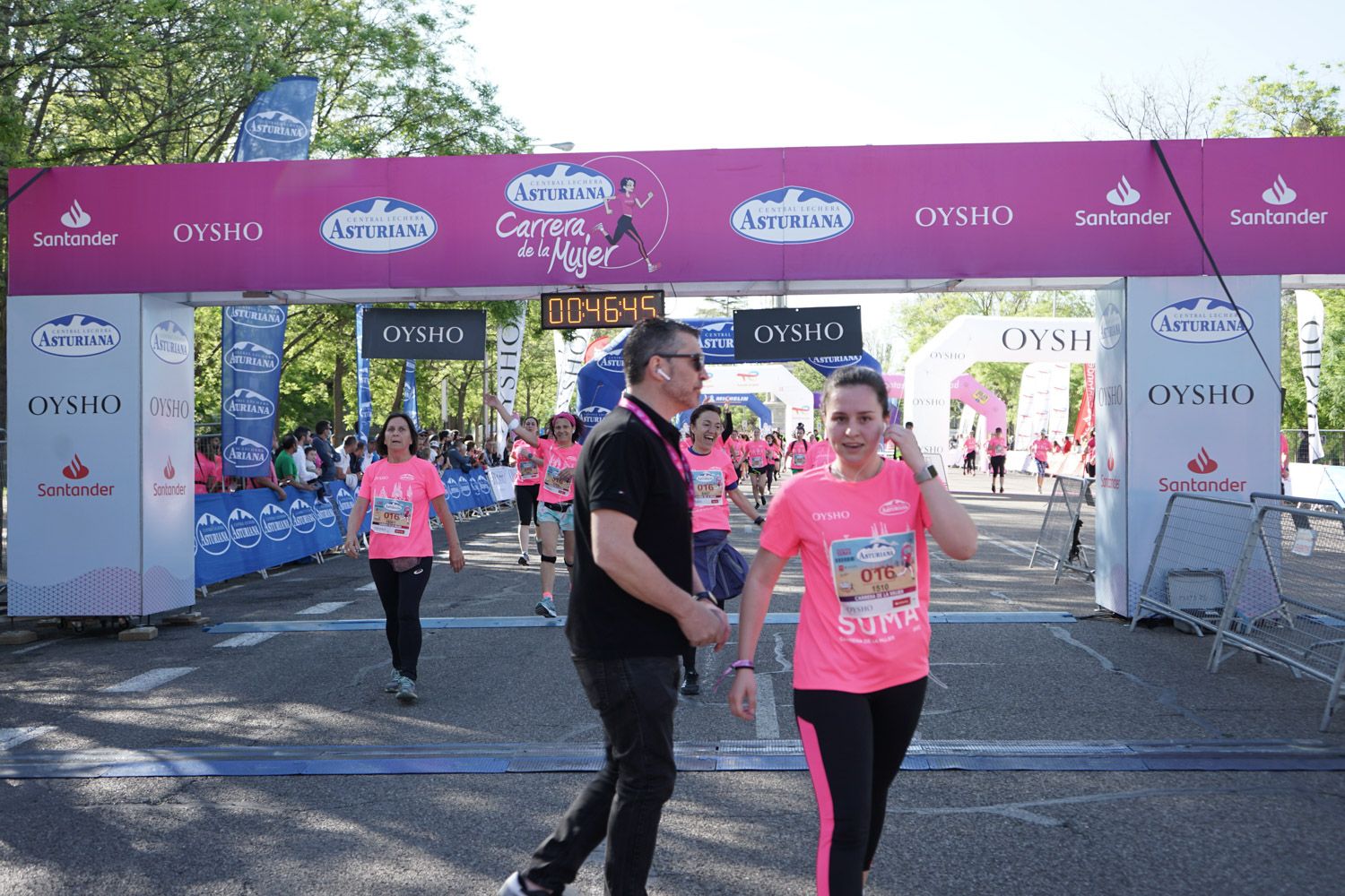 Todas las fotos de meta de la Carrera de la Mujer de Madrid 03330