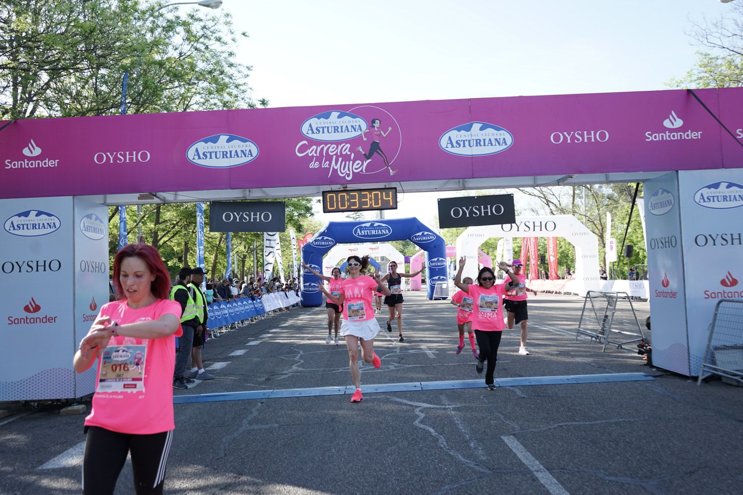 Todas las fotos de meta de la Carrera de la Mujer de Madrid 03140