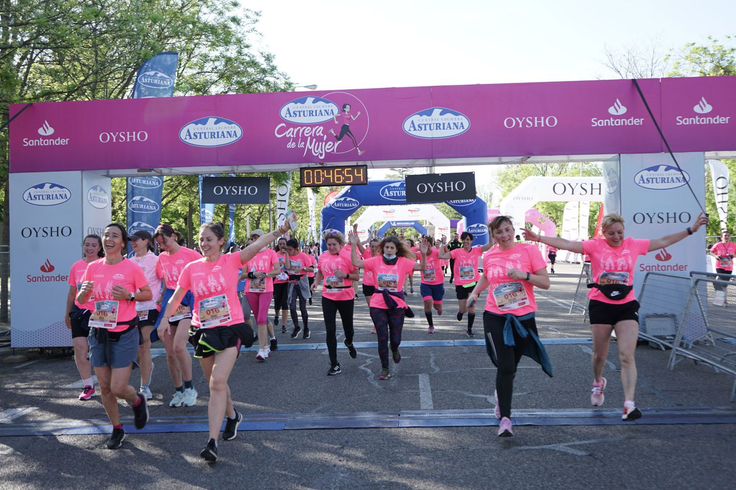 Todas las fotos de meta de la Carrera de la Mujer de Madrid 03334