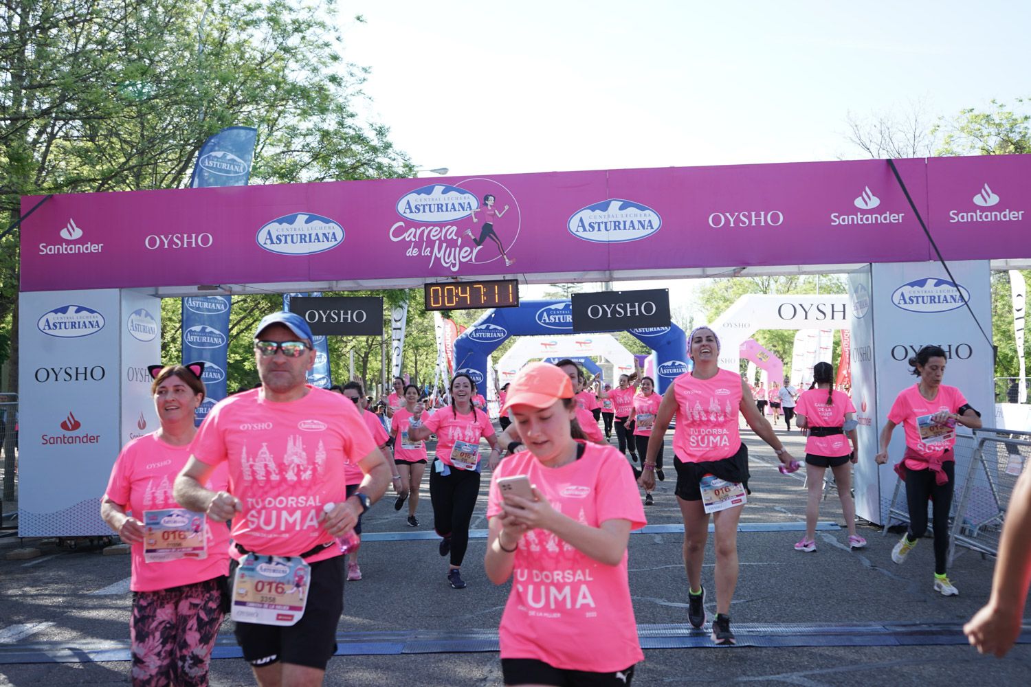Todas las fotos de meta de la Carrera de la Mujer de Madrid 03338