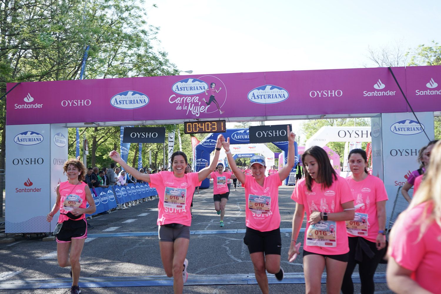 Todas las fotos de meta de la Carrera de la Mujer de Madrid 03245
