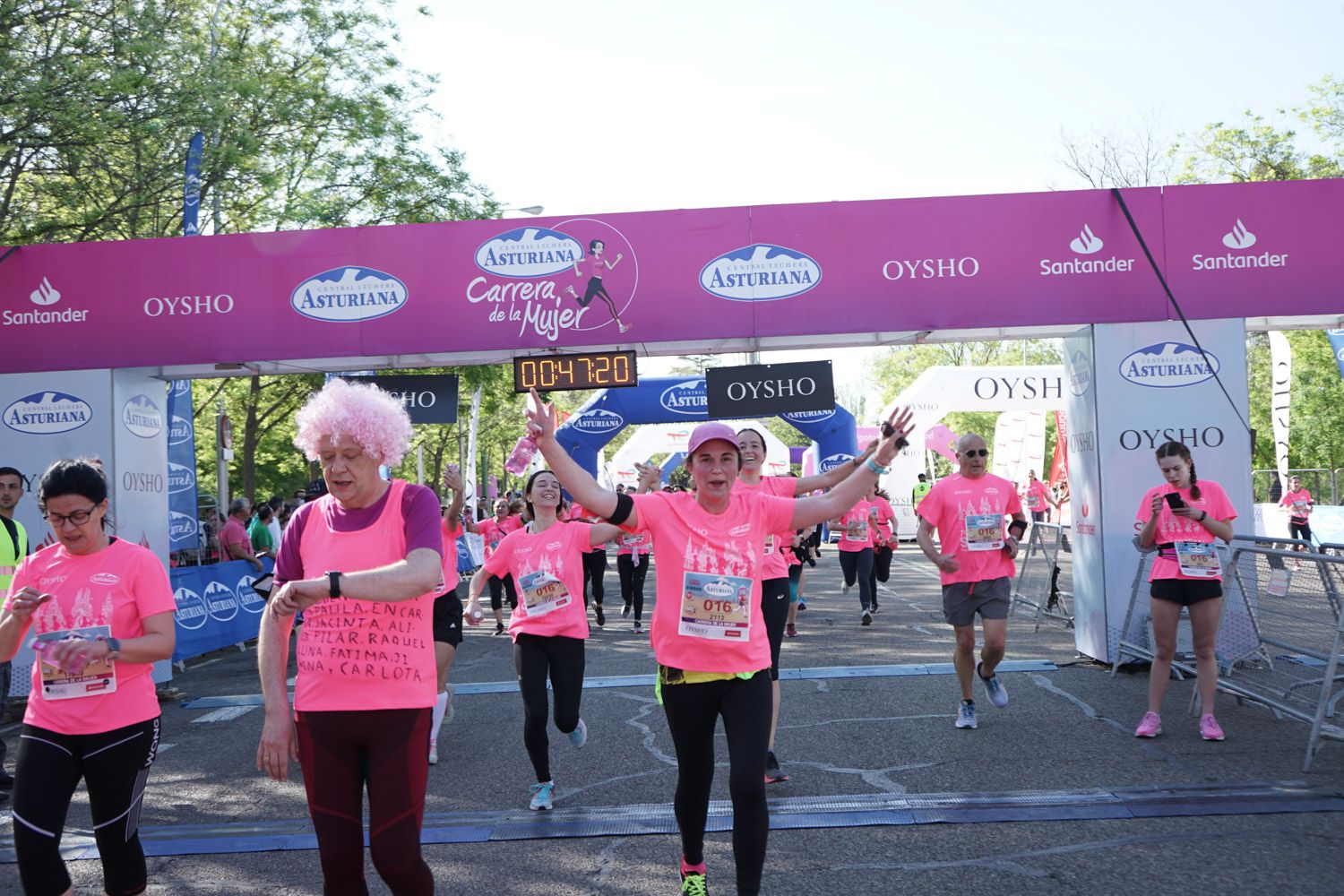 Todas las fotos de meta de la Carrera de la Mujer de Madrid 03340