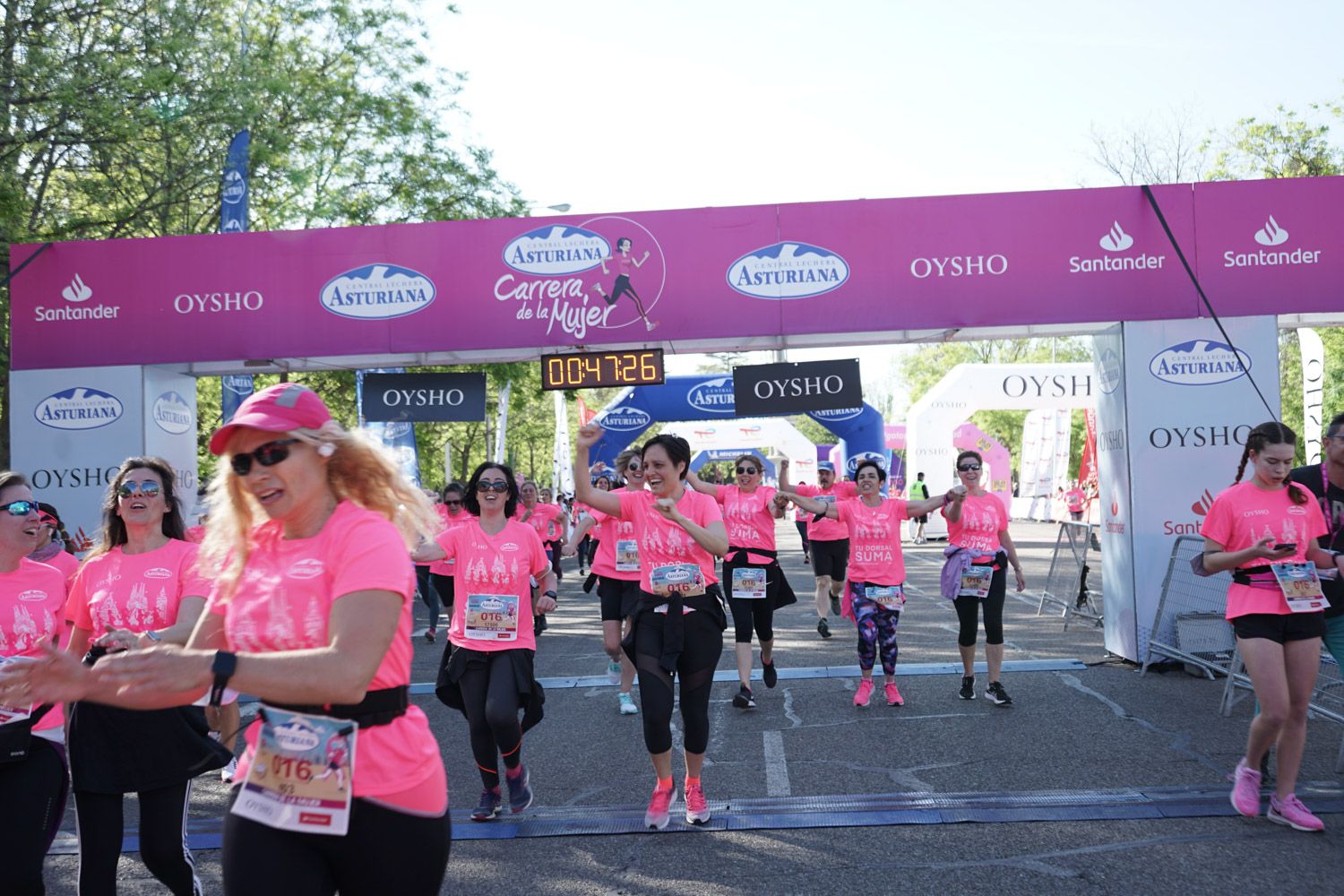 Todas las fotos de meta de la Carrera de la Mujer de Madrid 03342