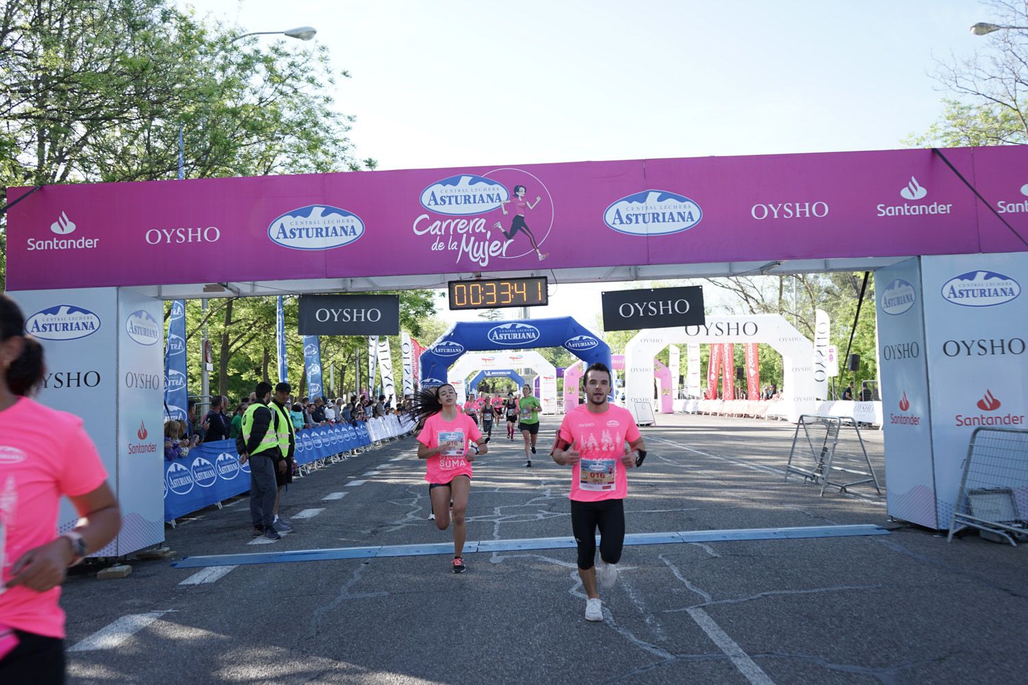 Todas las fotos de meta de la Carrera de la Mujer de Madrid 03149