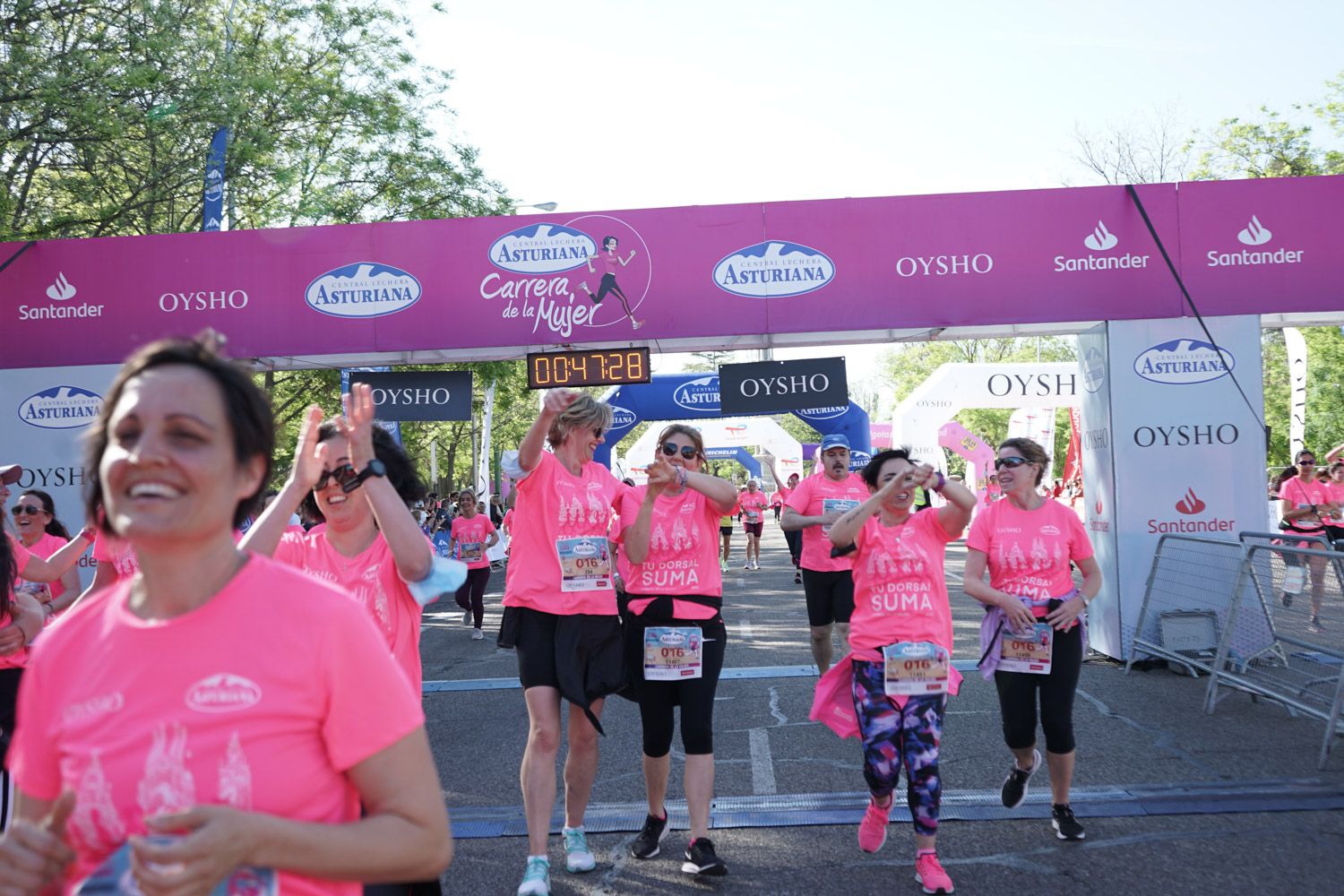 Todas las fotos de meta de la Carrera de la Mujer de Madrid 03343