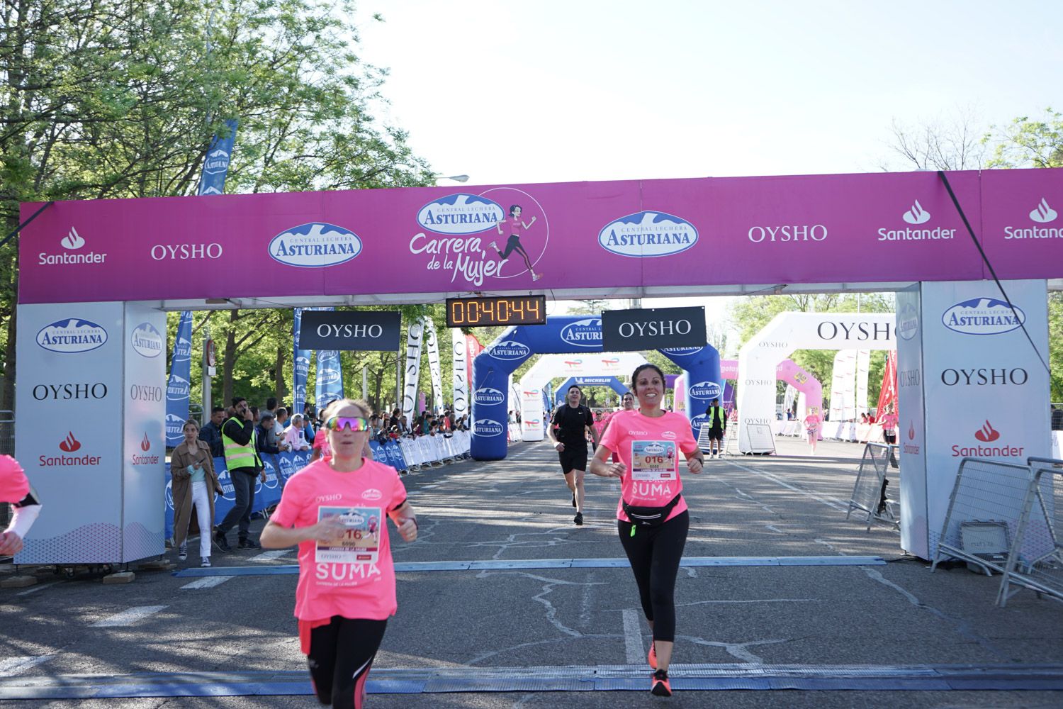 Todas las fotos de meta de la Carrera de la Mujer de Madrid 03249