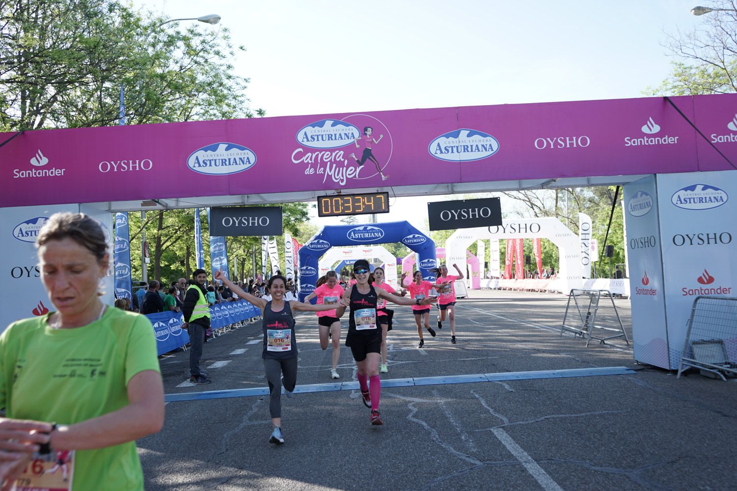 Todas las fotos de meta de la Carrera de la Mujer de Madrid 03151