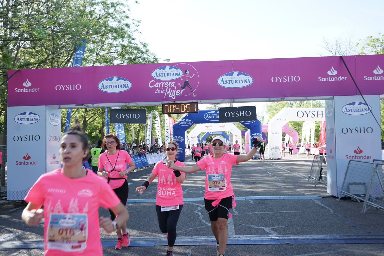 Todas las fotos de meta de la Carrera de la Mujer de Madrid 03251