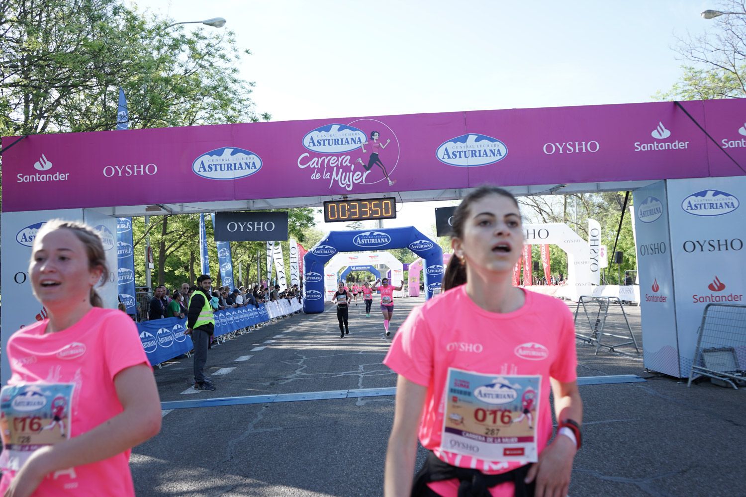 Todas las fotos de meta de la Carrera de la Mujer de Madrid 03152