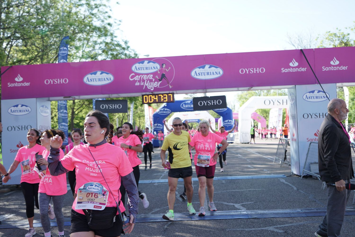 Todas las fotos de meta de la Carrera de la Mujer de Madrid 03346