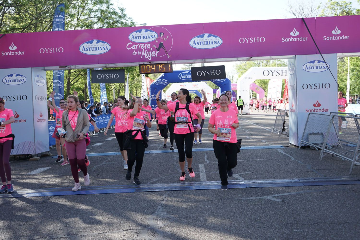 Todas las fotos de meta de la Carrera de la Mujer de Madrid 03349