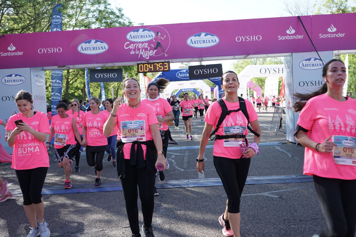 Todas las fotos de meta de la Carrera de la Mujer de Madrid 03350
