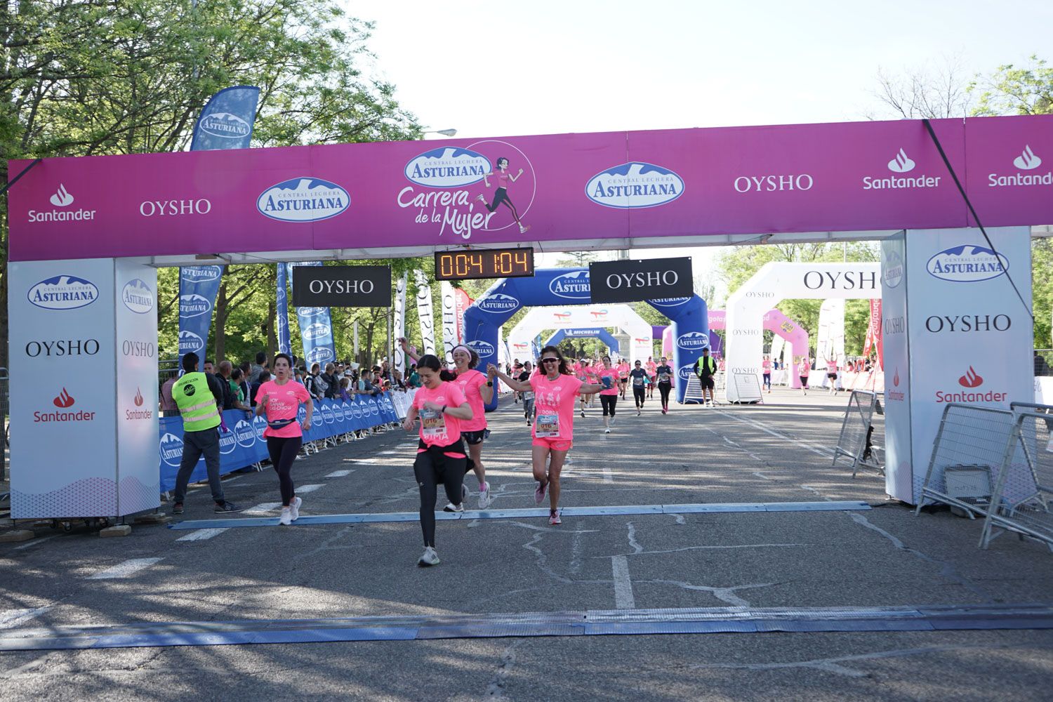 Todas las fotos de meta de la Carrera de la Mujer de Madrid 03254