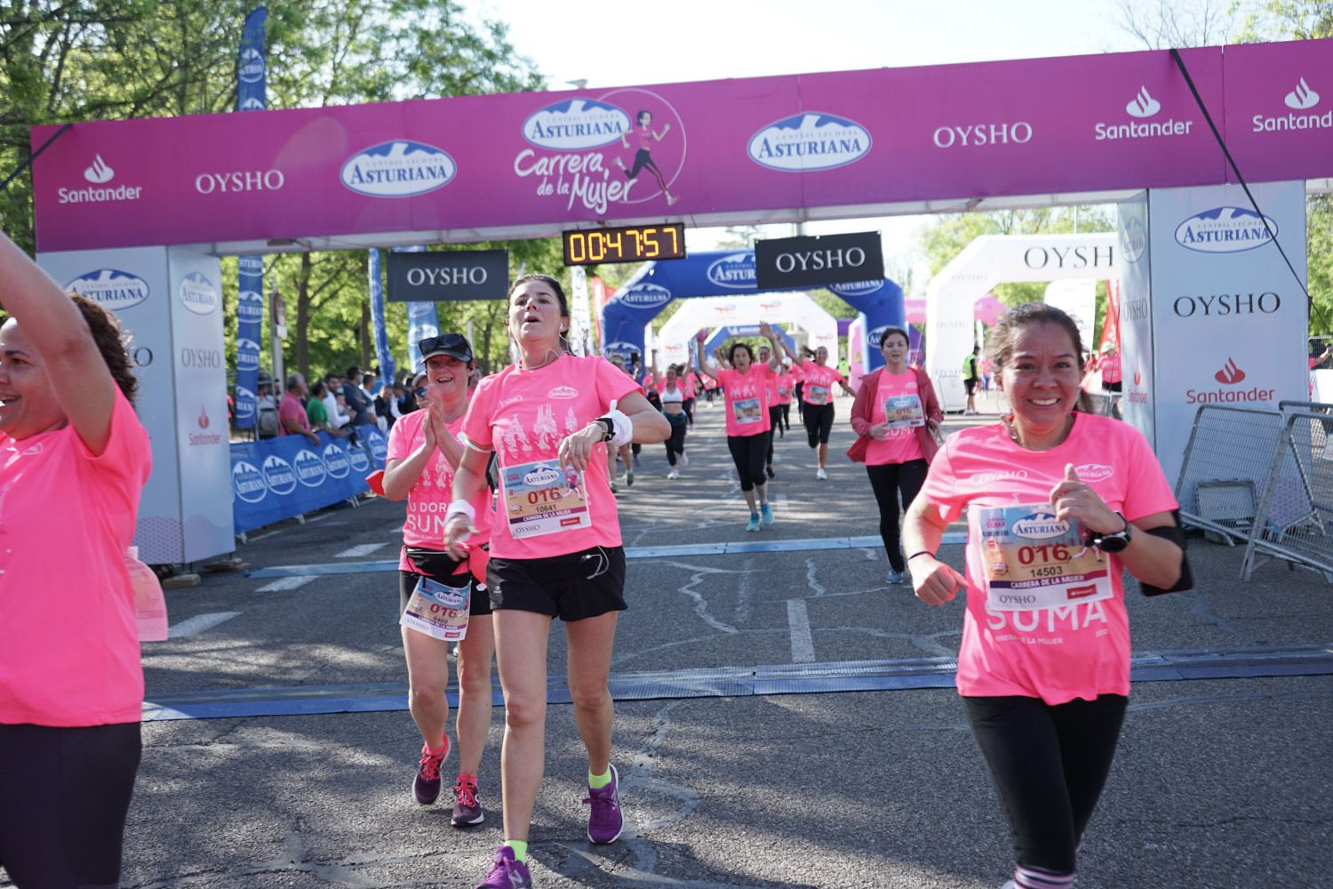 Todas las fotos de meta de la Carrera de la Mujer de Madrid 03351