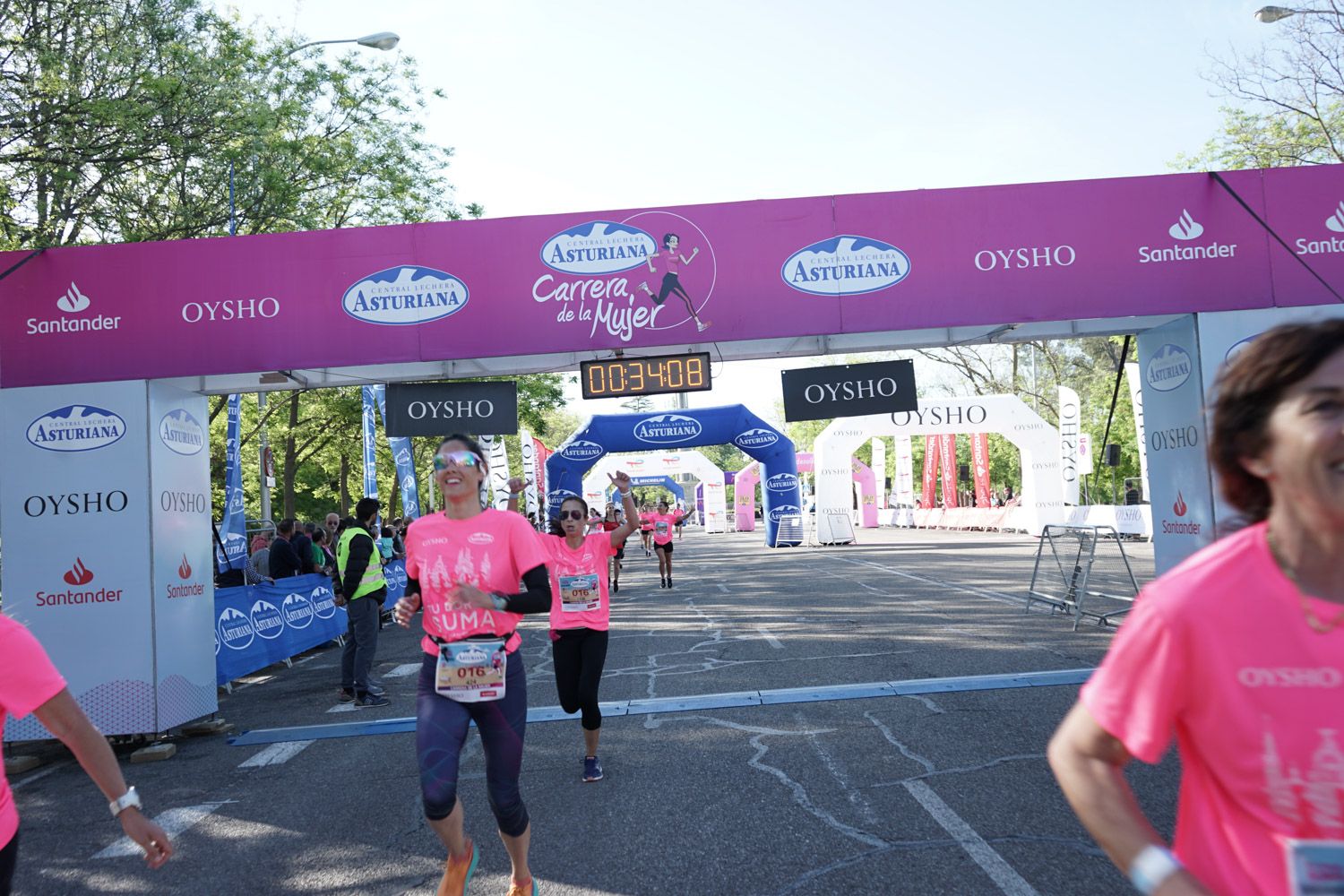 Todas las fotos de meta de la Carrera de la Mujer de Madrid 03158