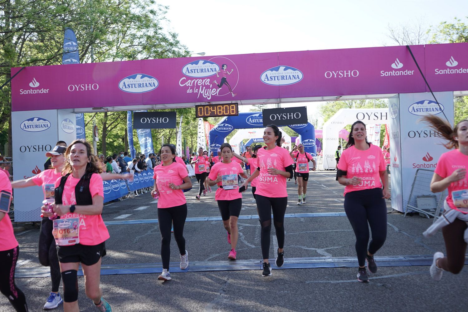 Todas las fotos de meta de la Carrera de la Mujer de Madrid 03354