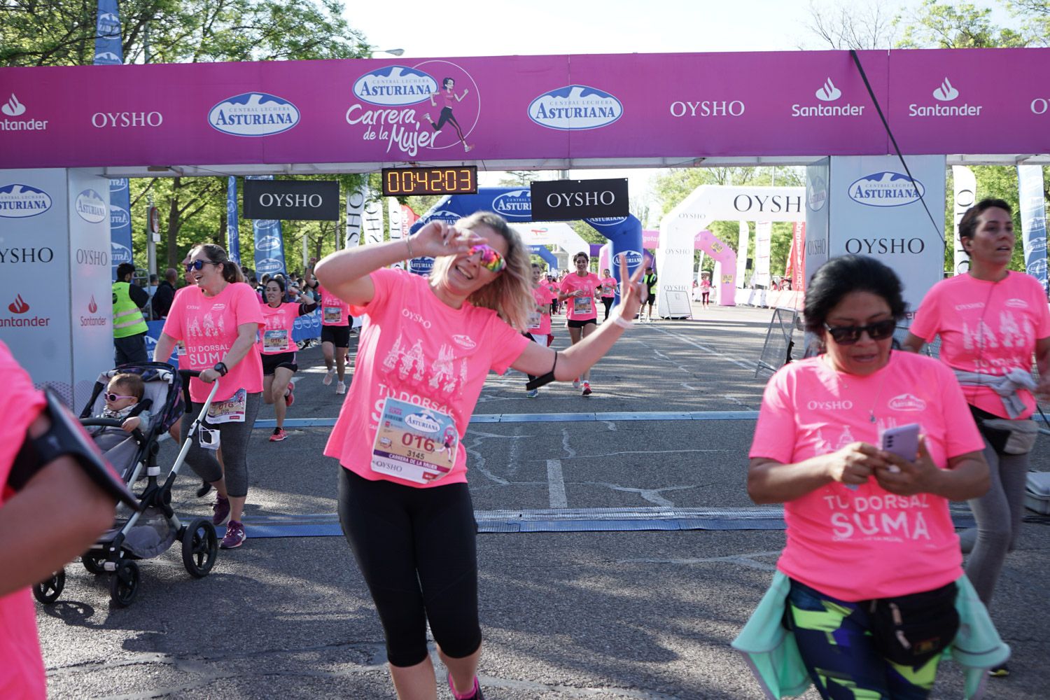 Todas las fotos de meta de la Carrera de la Mujer de Madrid 03264
