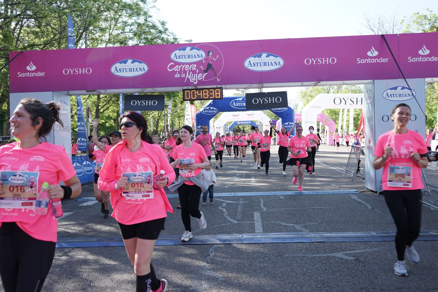 Todas las fotos de meta de la Carrera de la Mujer de Madrid 03361