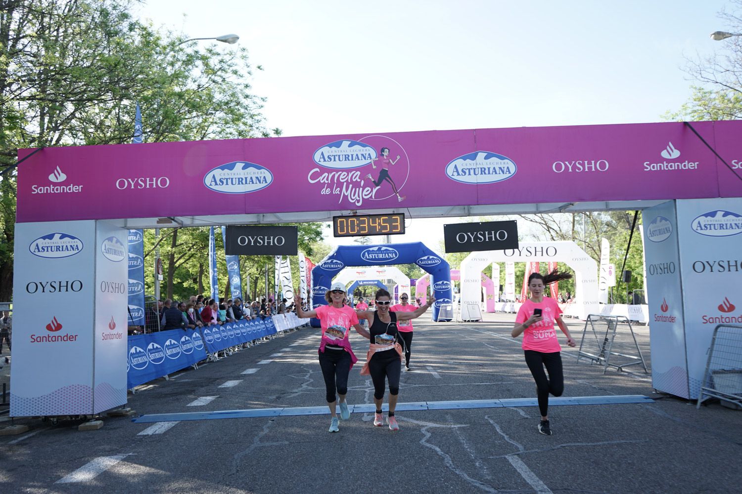 Todas las fotos de meta de la Carrera de la Mujer de Madrid 03165