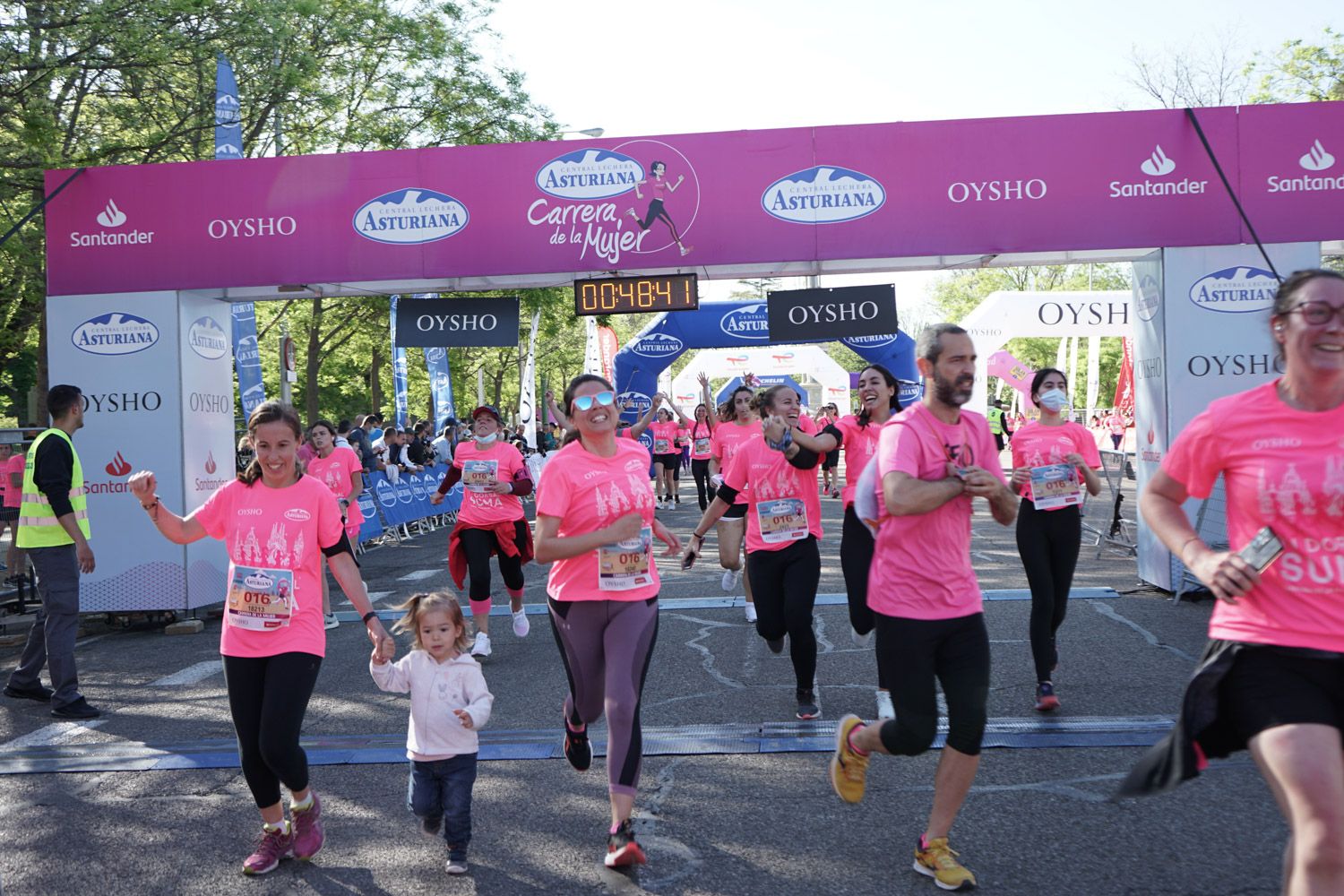 Todas las fotos de meta de la Carrera de la Mujer de Madrid 03362