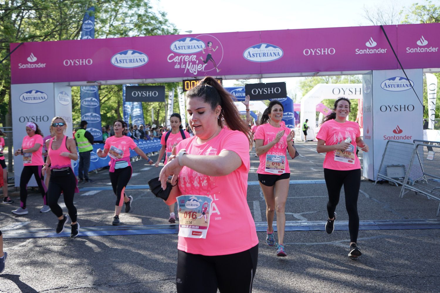 Todas las fotos de meta de la Carrera de la Mujer de Madrid 03266
