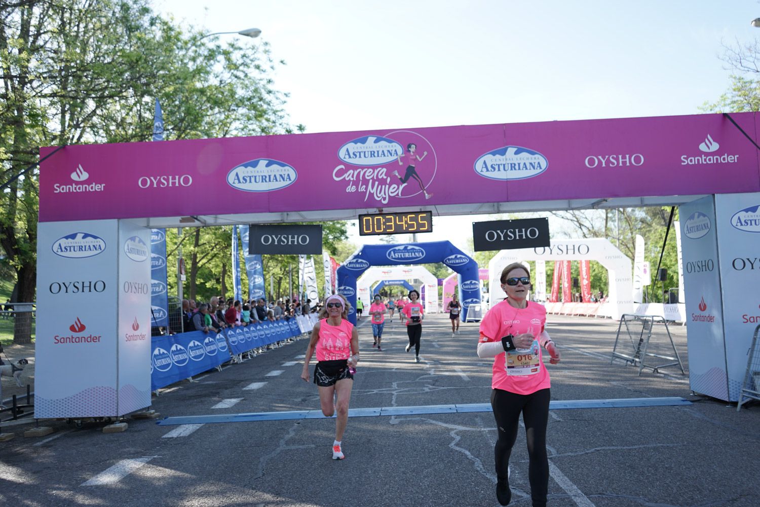 Todas las fotos de meta de la Carrera de la Mujer de Madrid 03166