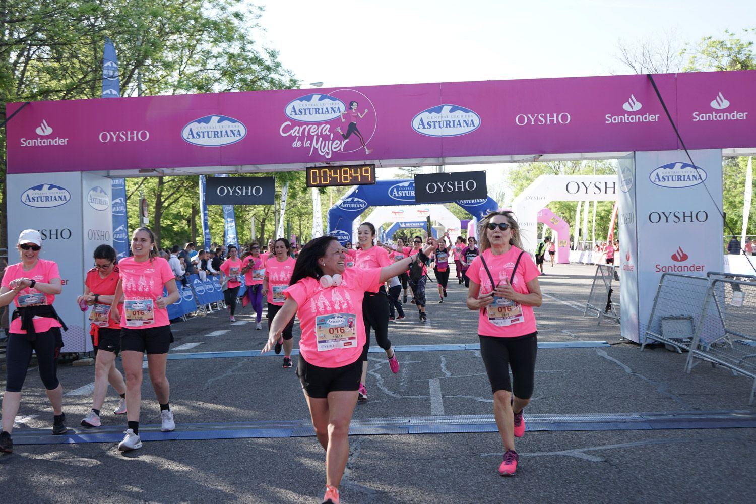 Todas las fotos de meta de la Carrera de la Mujer de Madrid 03365