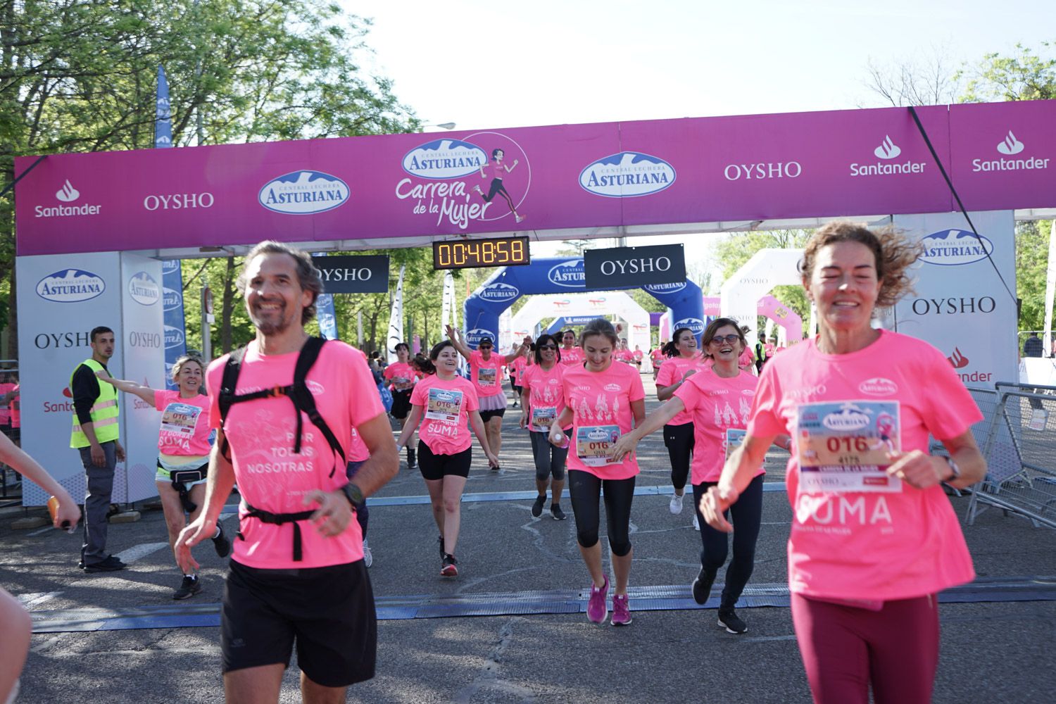 Todas las fotos de meta de la Carrera de la Mujer de Madrid 03368