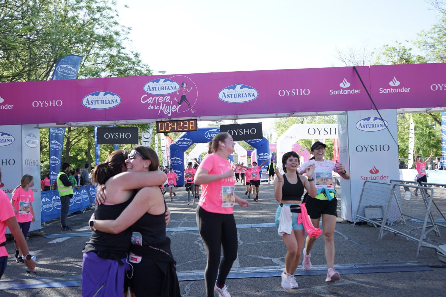 Todas las fotos de meta de la Carrera de la Mujer de Madrid 03273